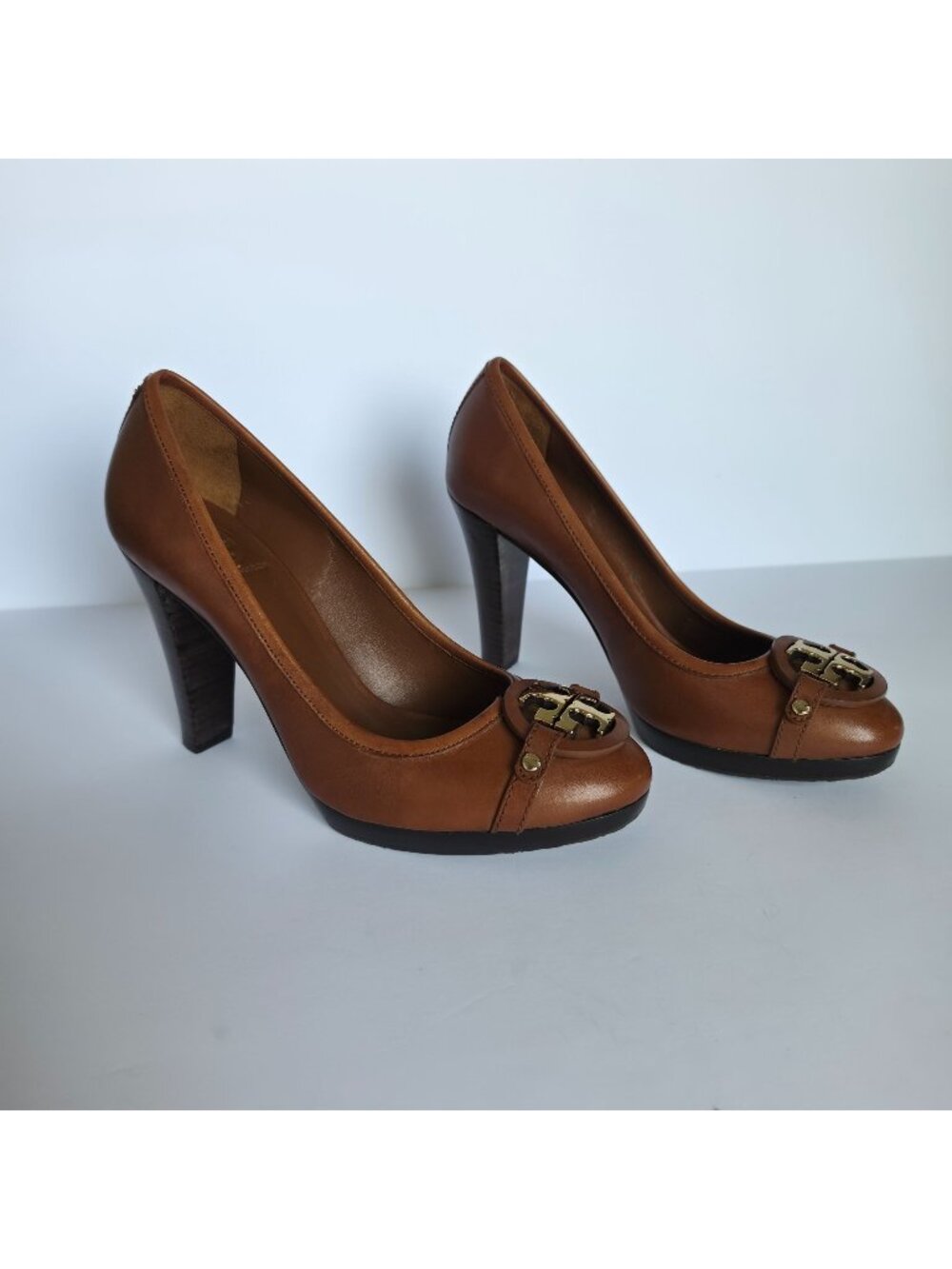 Tory Burch Brown Leather Logo Medallion Round Toe High Heel Pumps Old Money 10M